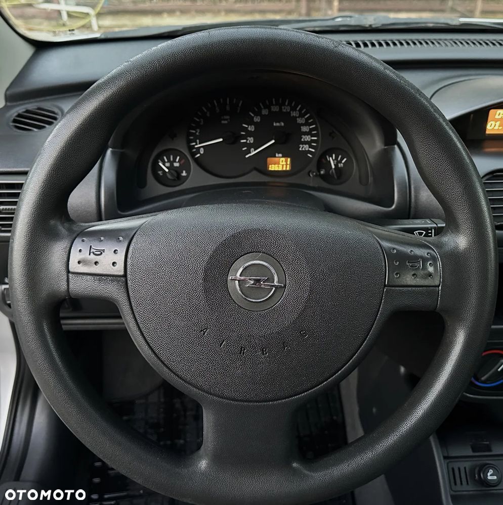 Opel Corsa - 8