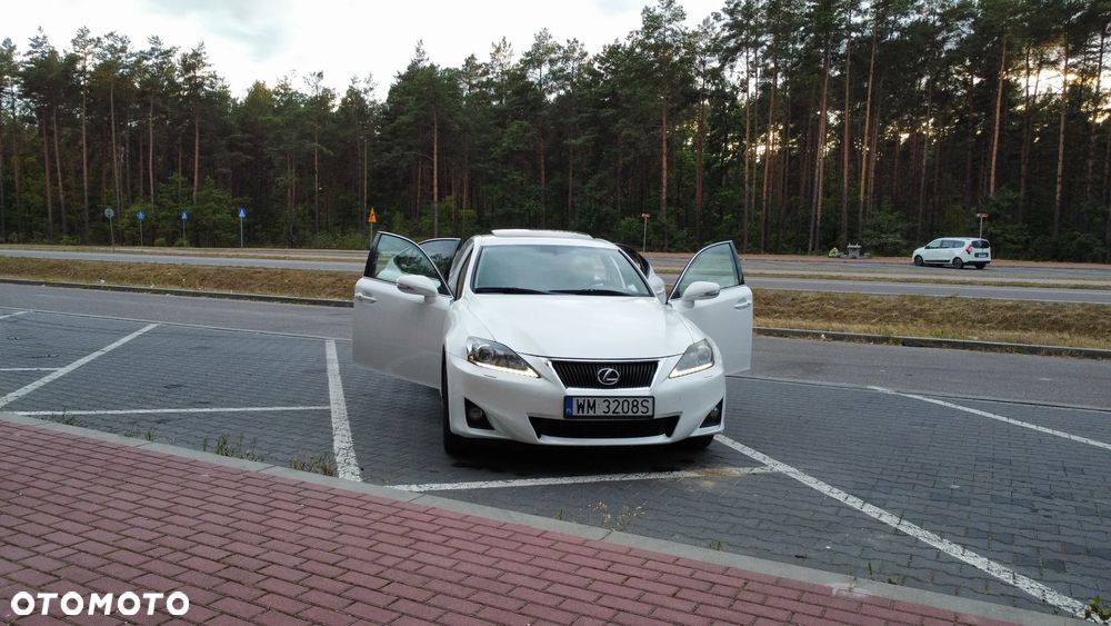 Lexus IS - 10