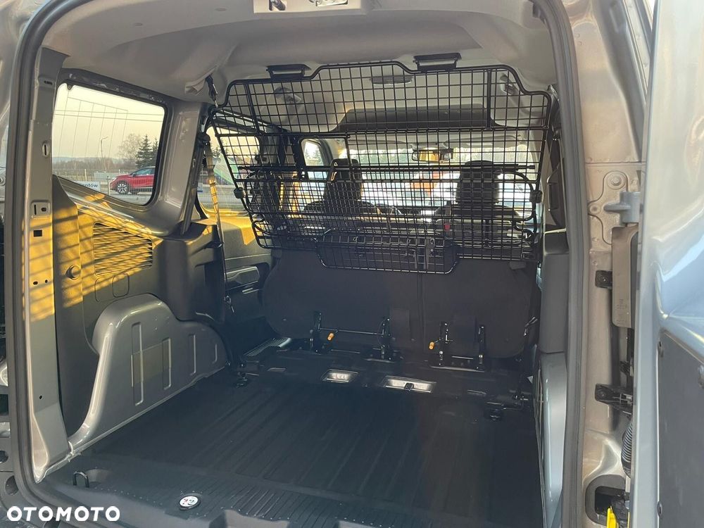 Ford Transit Courier - 9