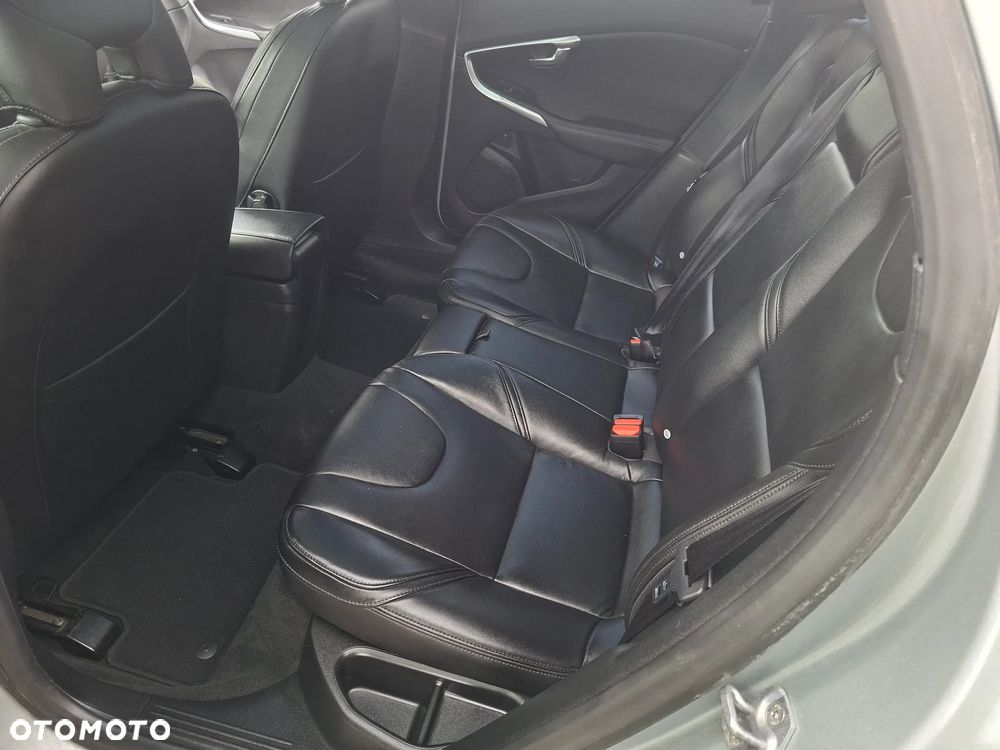 Volvo V40 D2 R-Design Summum - 13