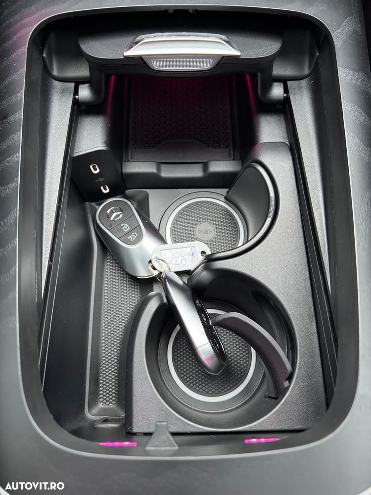 Mercedes-Benz E 300de 4Matic 9G-TRONIC AMG Line NIGHT Edition - 28