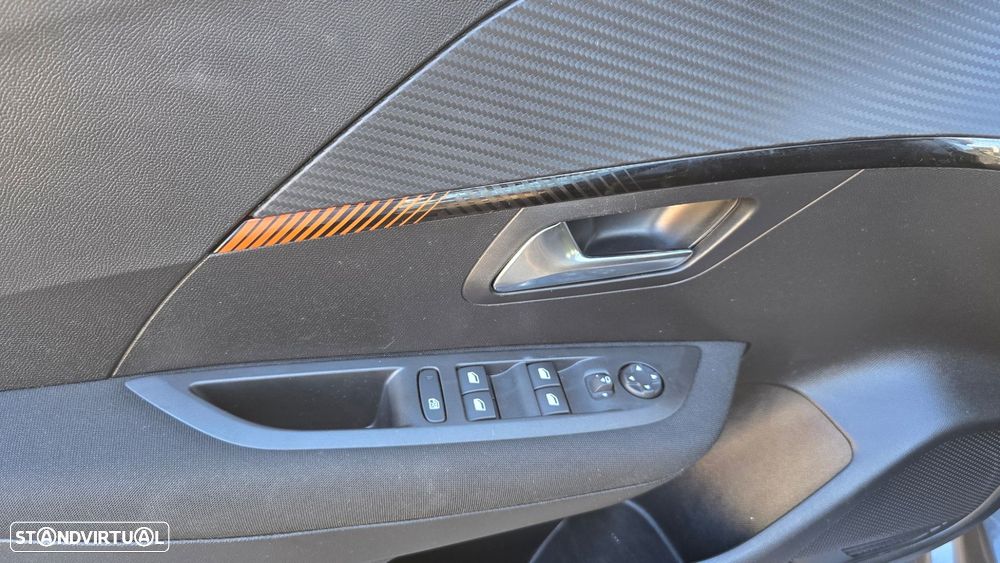 Peugeot 208 PureTech 100 EAT8 Active Pack - 8