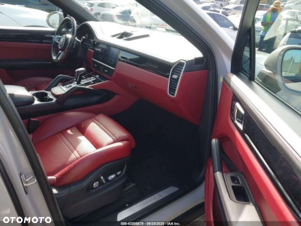 Porsche Cayenne - 10