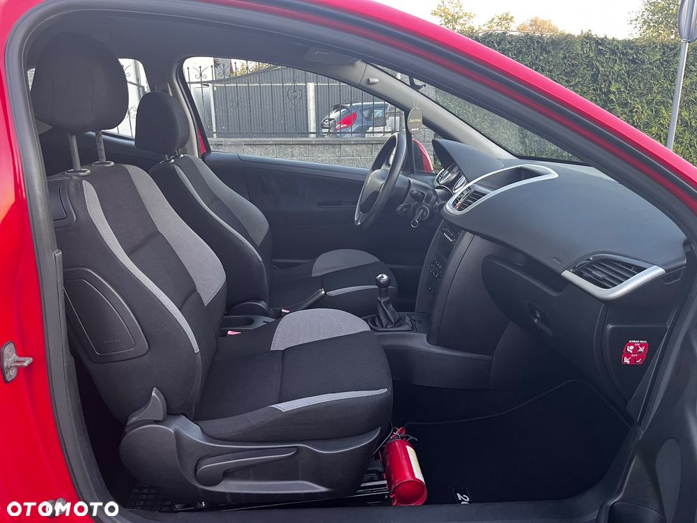 Peugeot 207 - 19