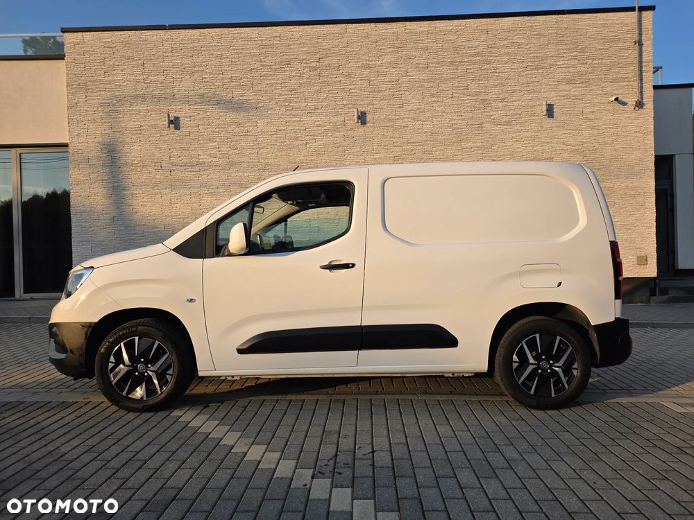Opel Combo 1.2 benzyna Vat! rok2020 navi klima 3-osobowy tempomat grzana szyba fotele hak - 17