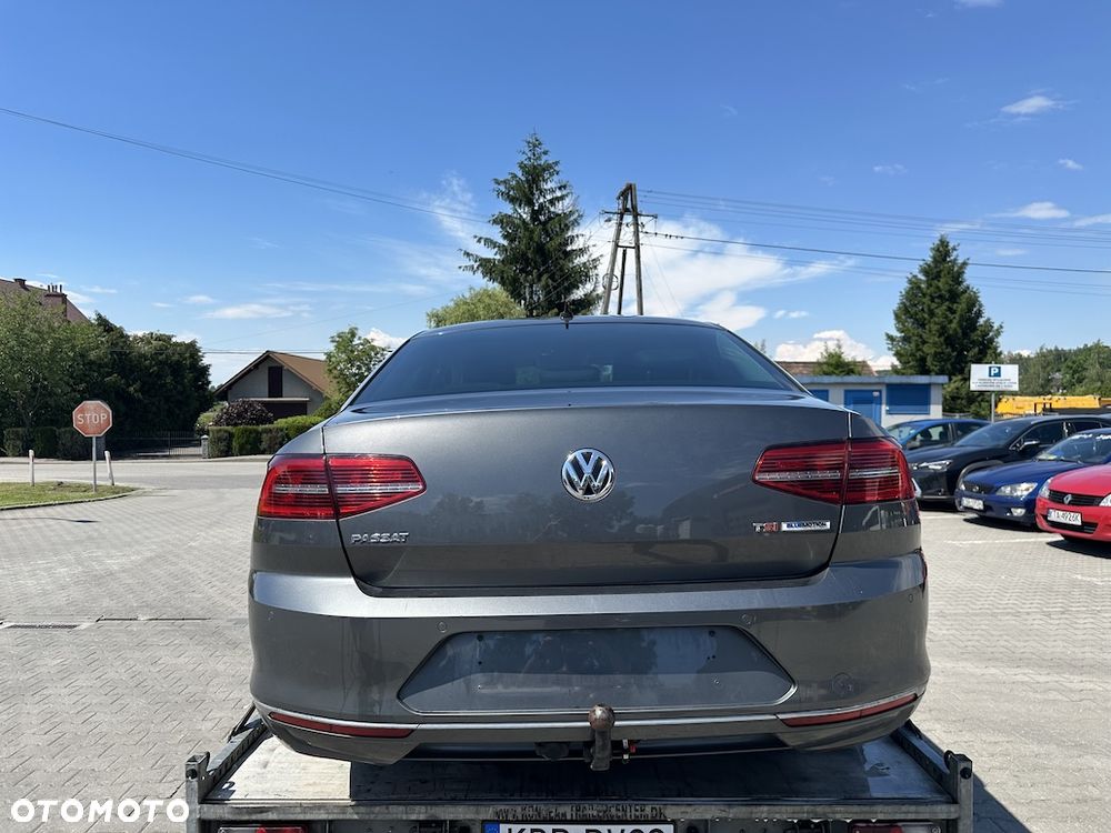 Volkswagen Passat - 4