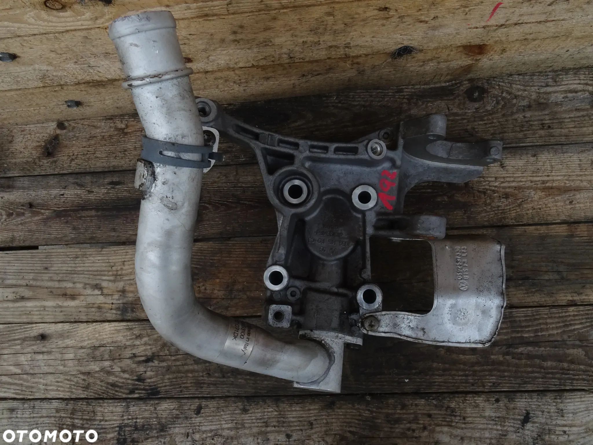 Łapa mocowania sprężarki klimatyzacji VW AMAROK 059145169CJ  PRZEWÓD WODY 059121071DK KOLEKTOR WYDECHOWY 059253733D - 1