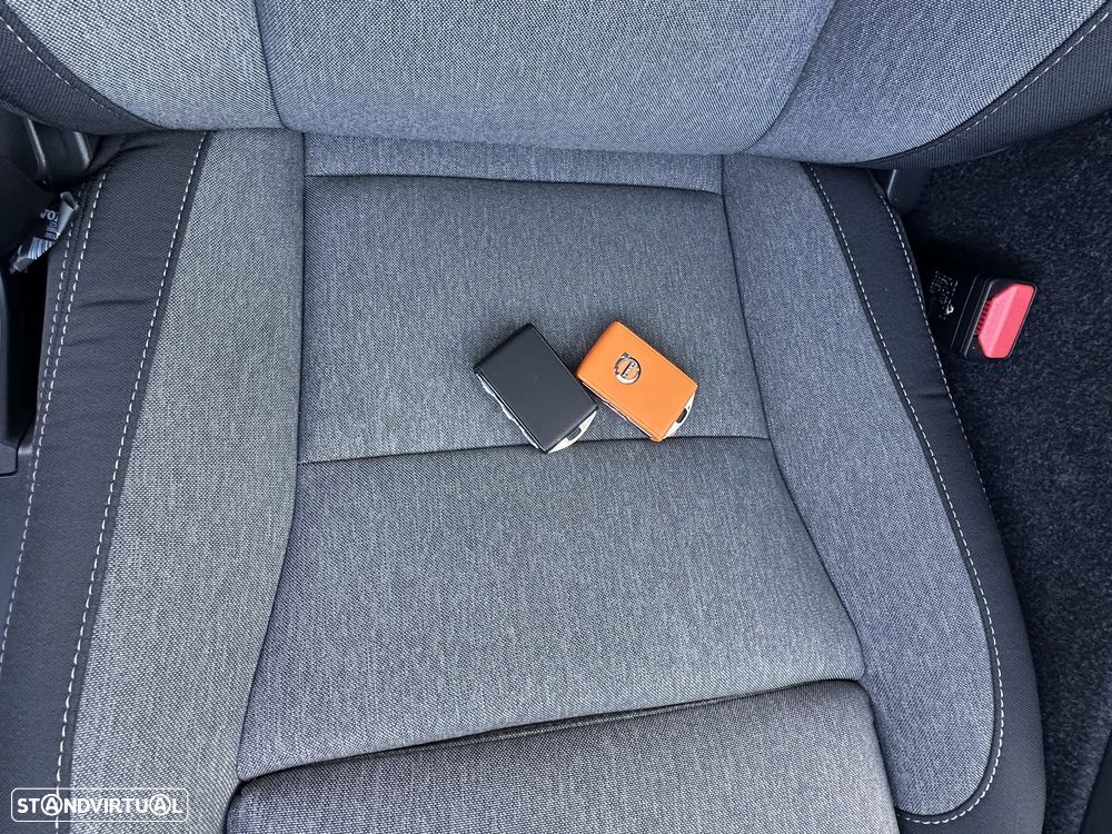 Volvo XC 40 1.5 T2 Plus Dark Auto - 24