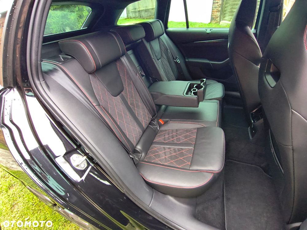 Skoda Octavia 2.0 TDI DSG 4x4 RS - 11