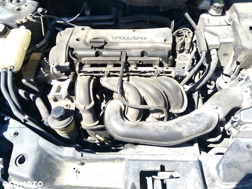 Volvo S40 1.6 - 13