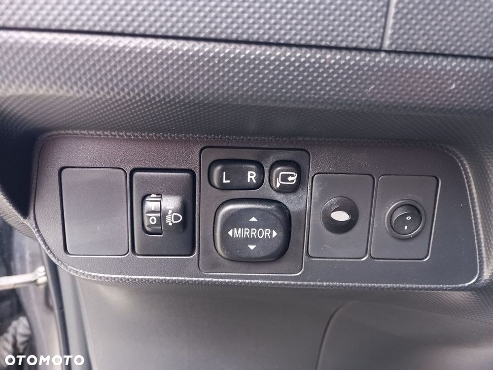 Toyota Auris 1.33 VVT-i Active - 19