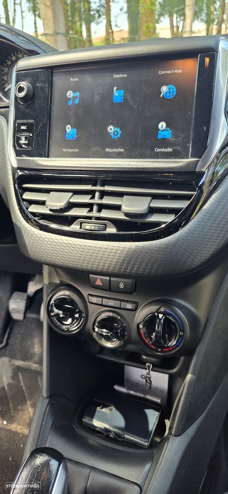 Peugeot 208 1.2 PureTech Style - 23