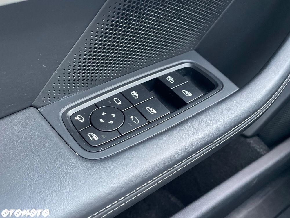 Porsche Taycan Performance Plus - 37