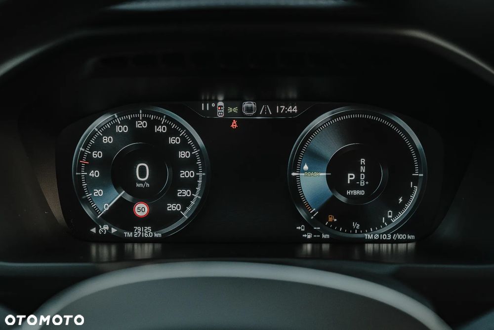 Volvo XC 90 T8 AWD Recharge Geartronic Inscription Edition - 24