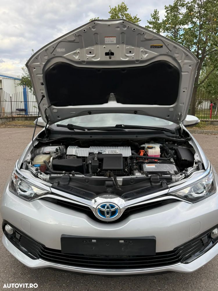 Toyota Auris 1.8 L VVT-i Hybrid Sol + - 28