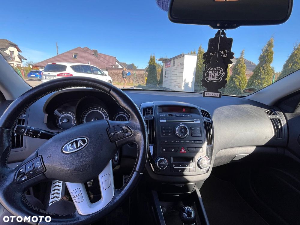 Kia Ceed - 12