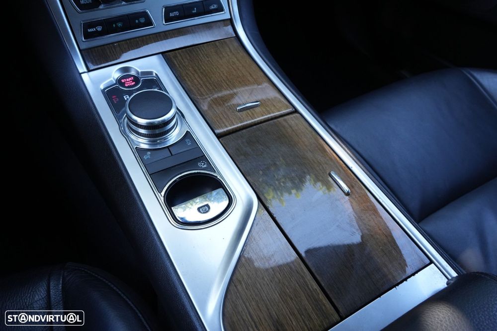 Jaguar XF 2.2 D Luxury - 38