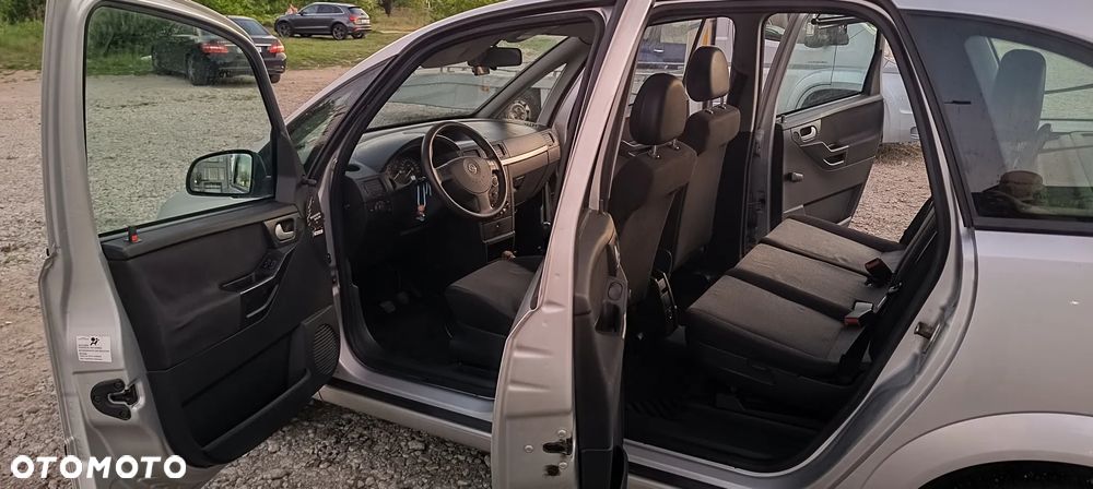 Opel Meriva - 12