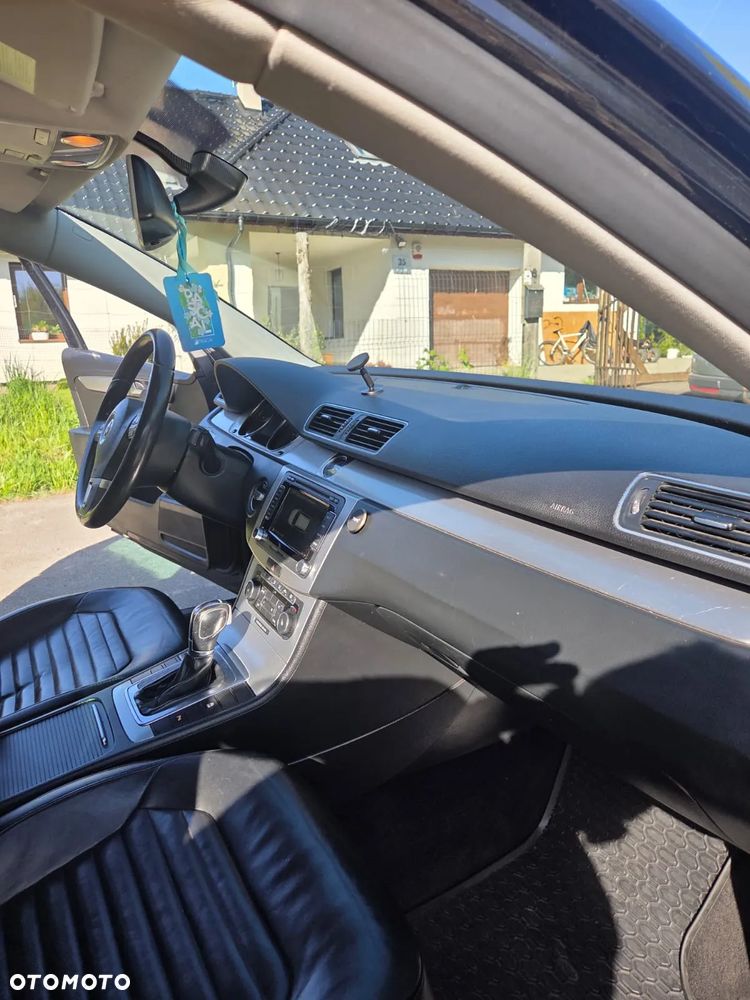 Volkswagen Passat 2.0 TDI Highline DSG - 2