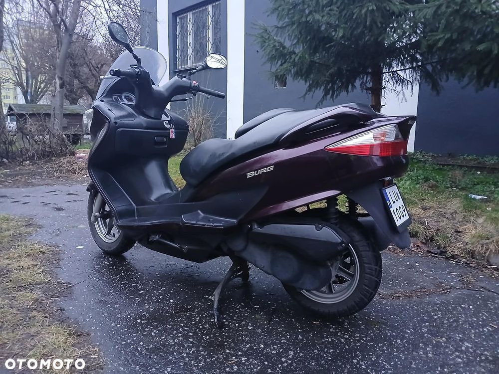 Suzuki Burgman - 6