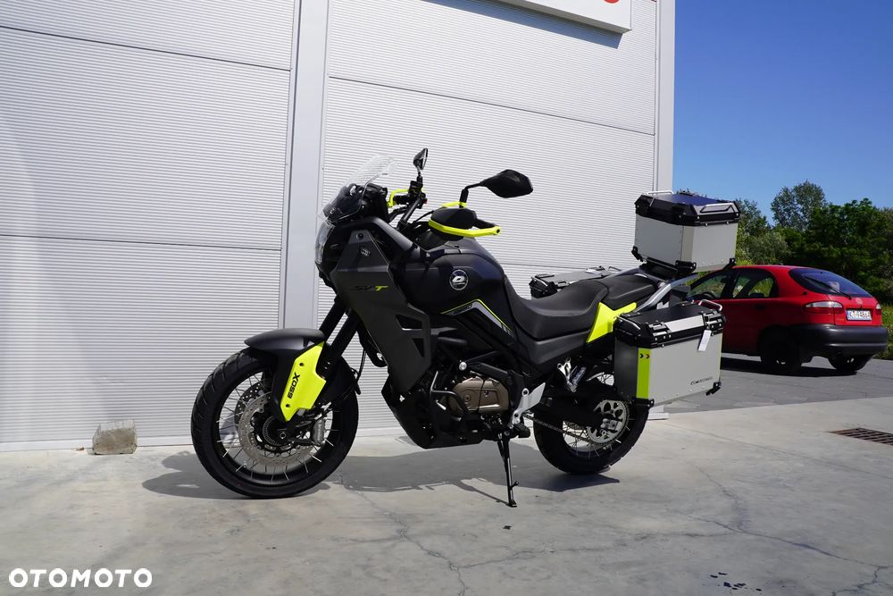 QJMOTOR SVT 650 - 5