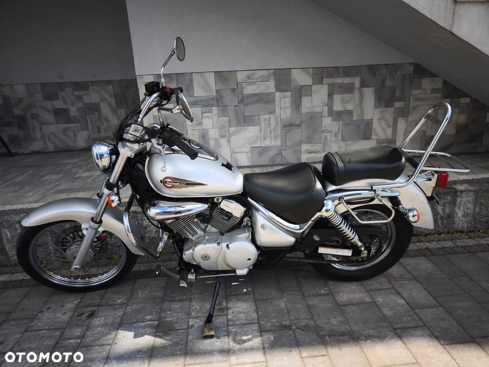 Suzuki Intruder - 18