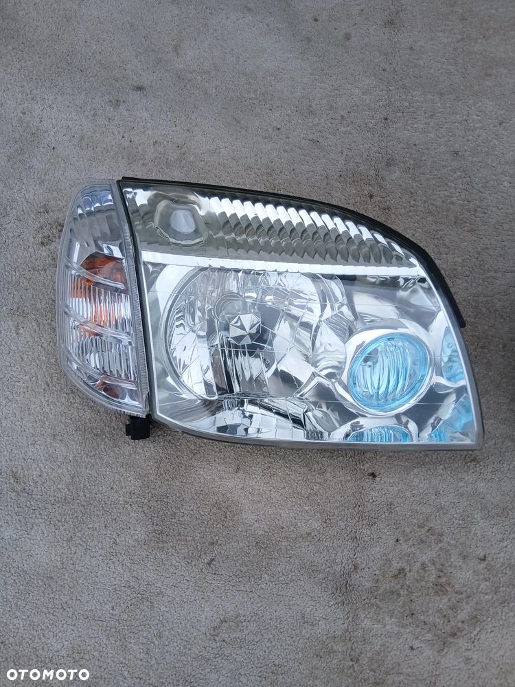 LAMPA PRZEDNIA LEWA I PRAWA NISSAN X-TRAIL T-30 EUROPA - 2