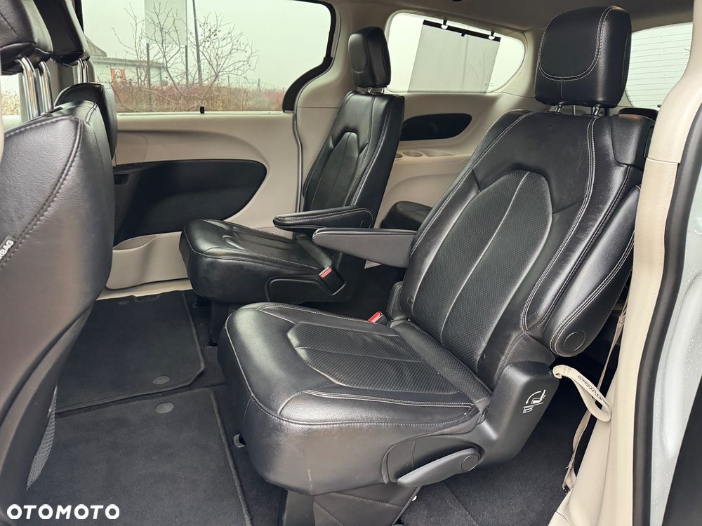 Chrysler Pacifica - 13