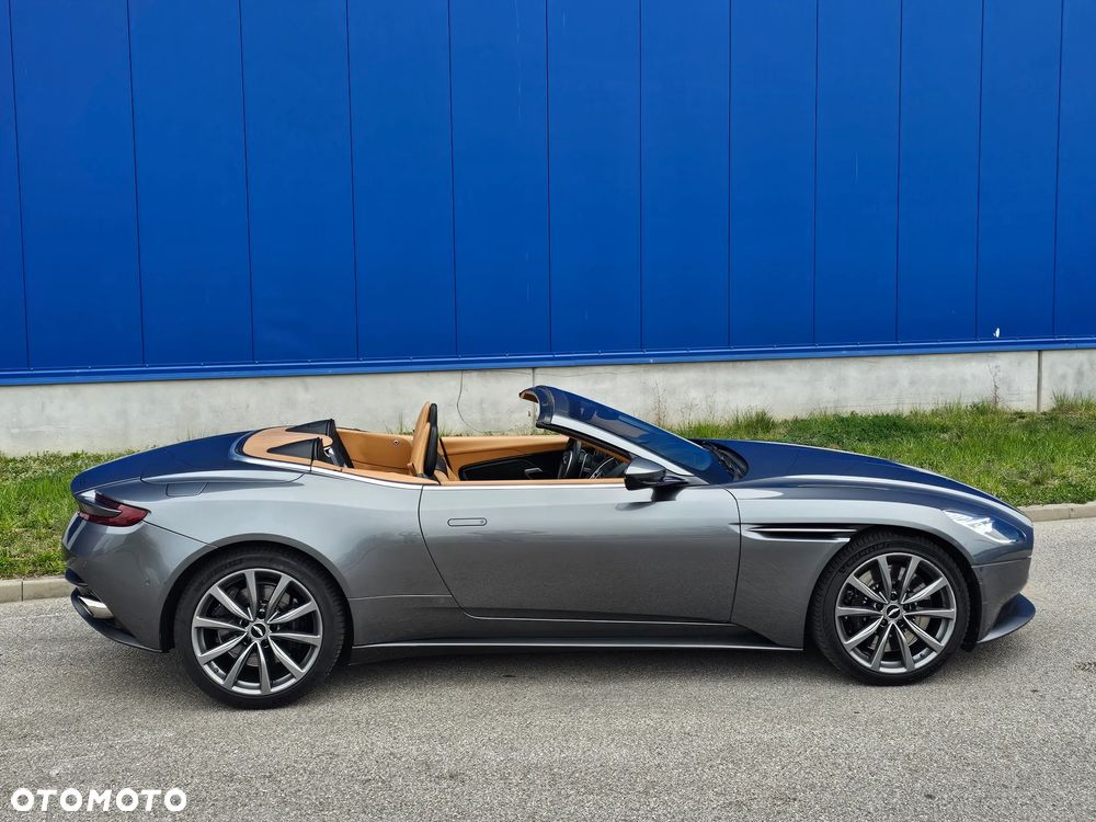 Aston Martin DB11 - 25