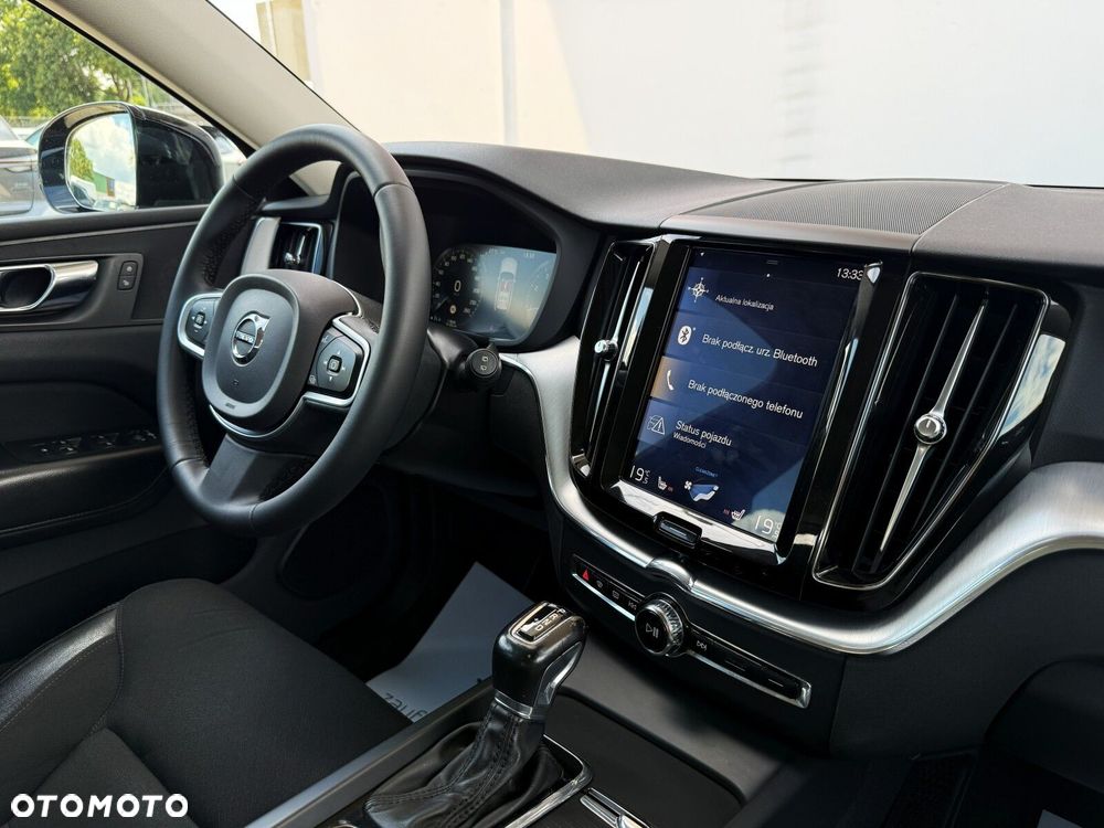 Volvo XC 60 T4 Momentum Pro - 35