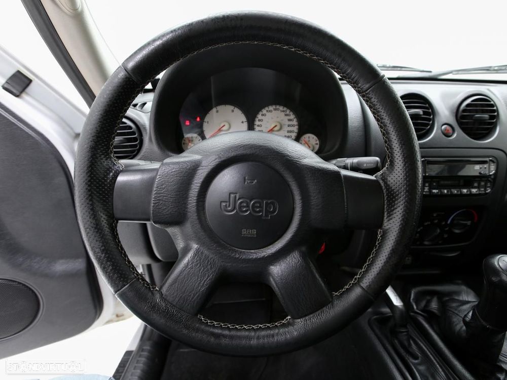 Jeep Cherokee - 13
