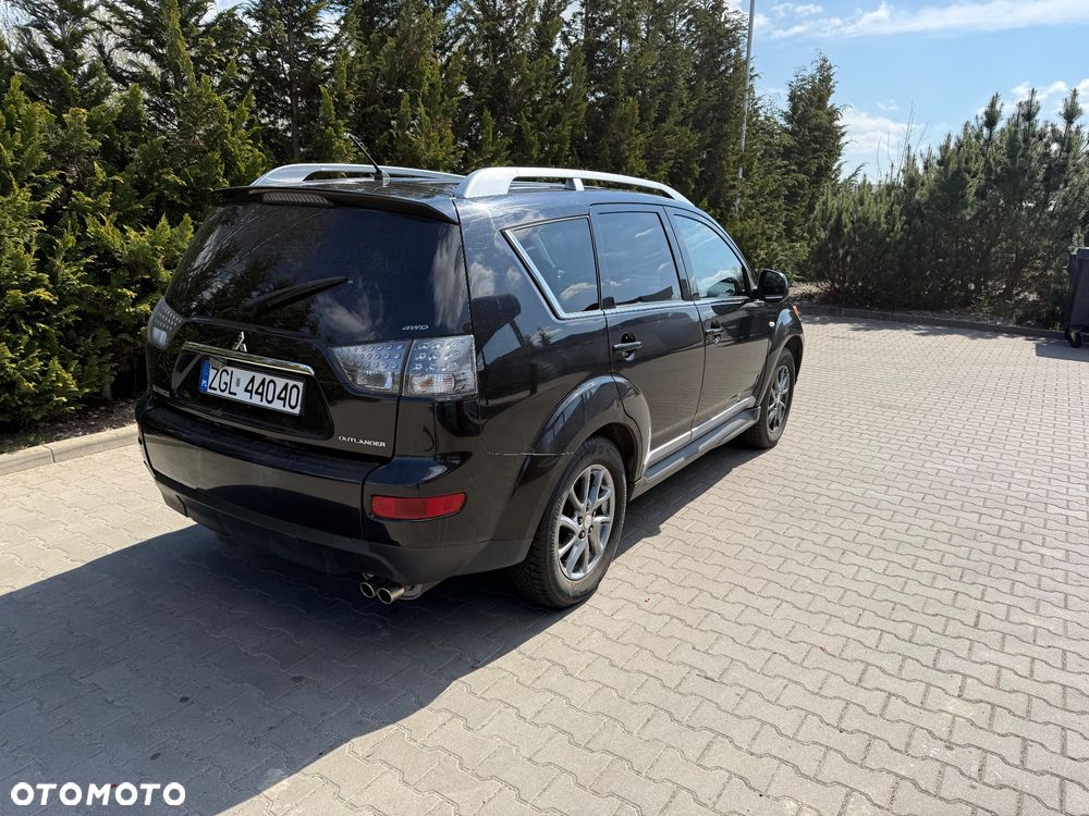 Mitsubishi Outlander 2.4 Instyle NAVI CVT - 3