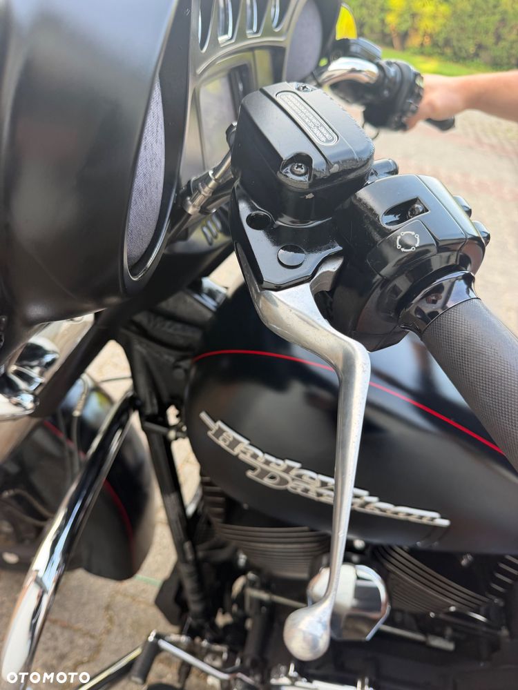 Harley-Davidson Touring Street Glide - 15