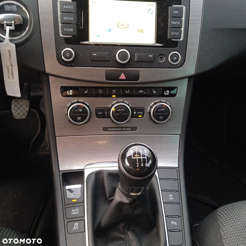 Volkswagen Passat 2.0 TDI Comfortline - 21