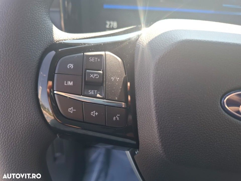 Ford Transit Courier - 18