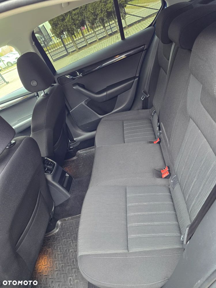 Skoda Octavia 2.0 TDI Style DSG - 8