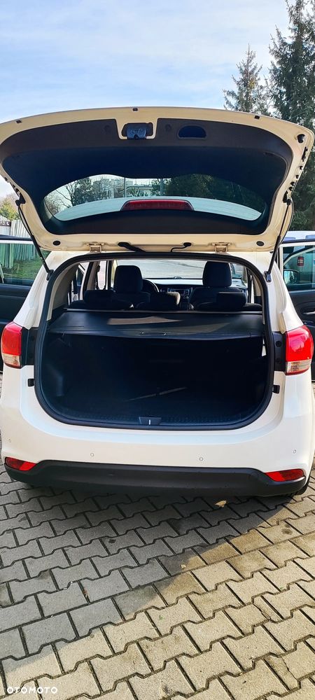 Kia Carens - 17