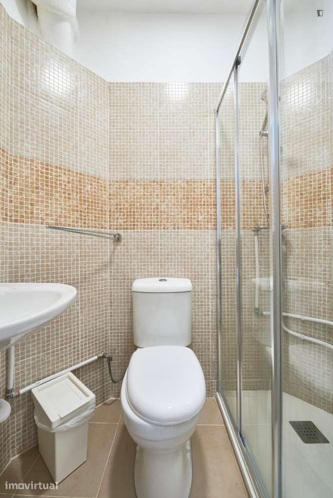 Quarto - localizado em Entrecampos Lisbon - Grande imagem: 5/37