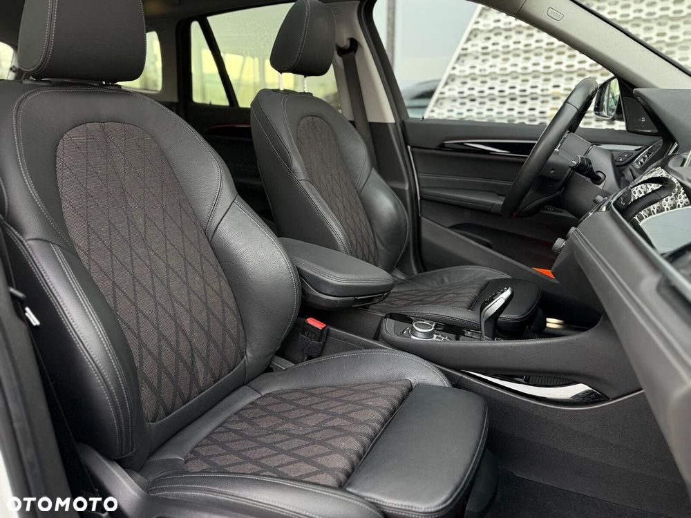 BMW X1 xDrive20i GPF xLine - 25