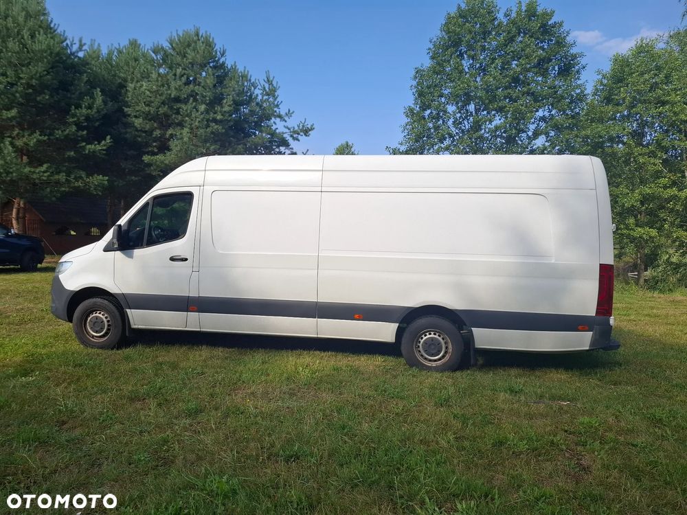 Mercedes-Benz Sprinter - 2