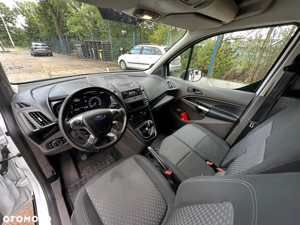 Ford Transit Connect - 11