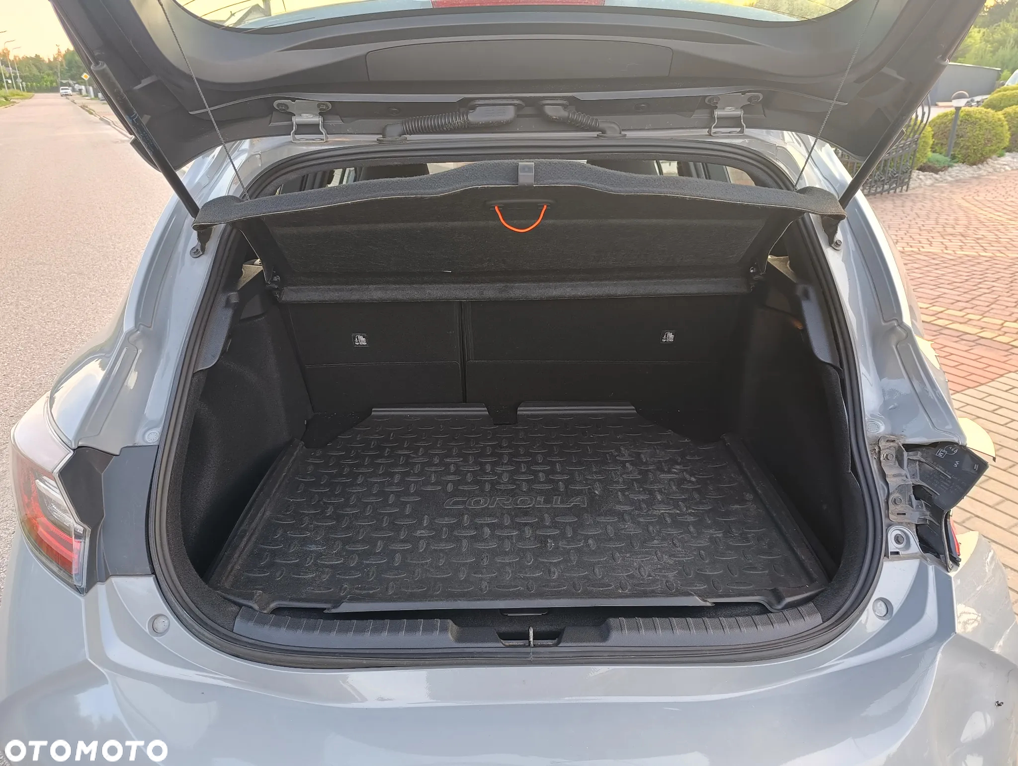Toyota Corolla - 12