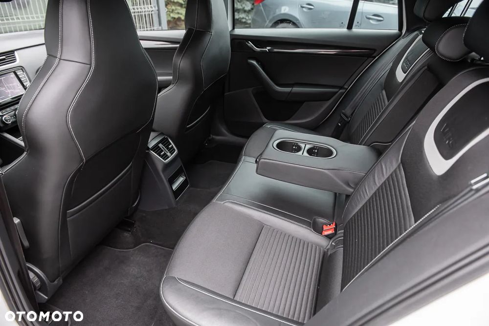 Skoda Octavia 2.0 TDI RS - 23