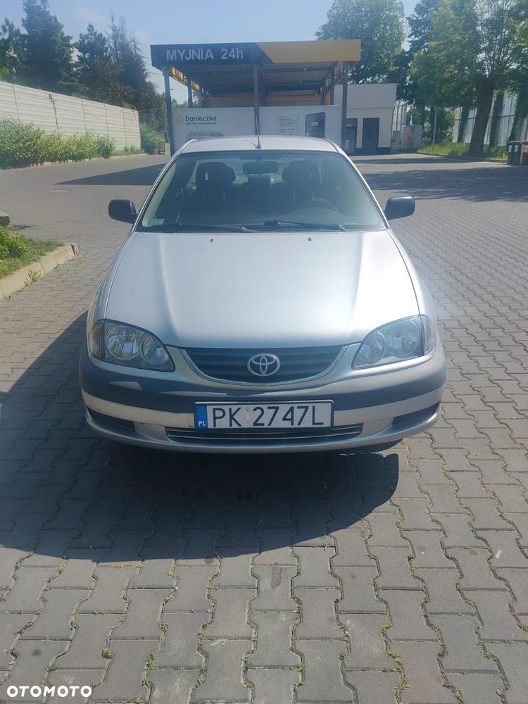 Toyota Avensis - 5