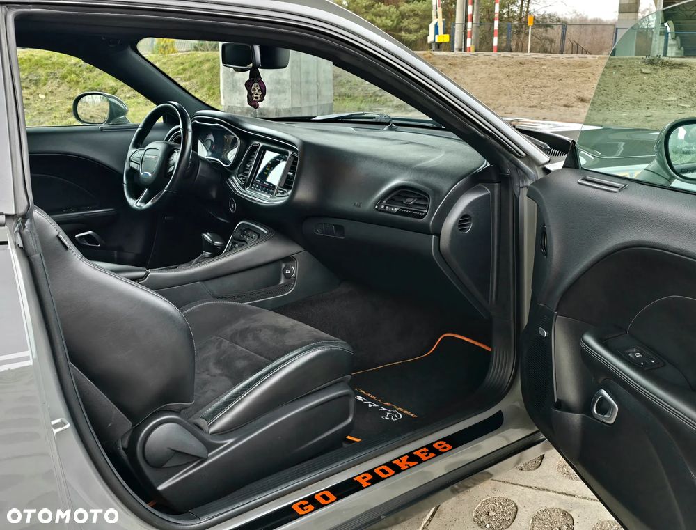 Dodge Challenger - 9