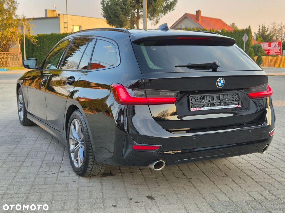 BMW Seria 3 330i Sport Line - 8