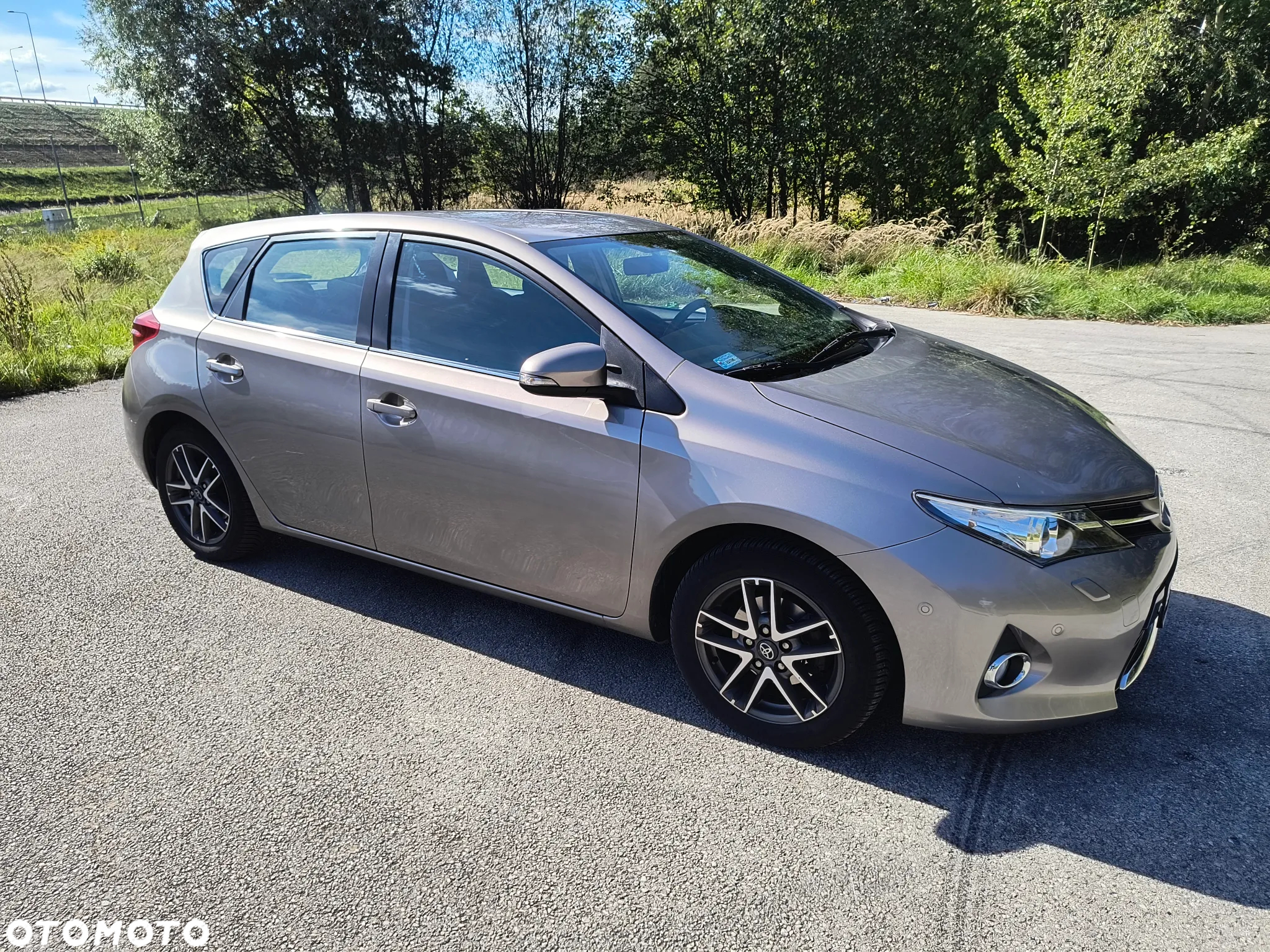 Toyota Auris 1.6 Premium Comfort - 30