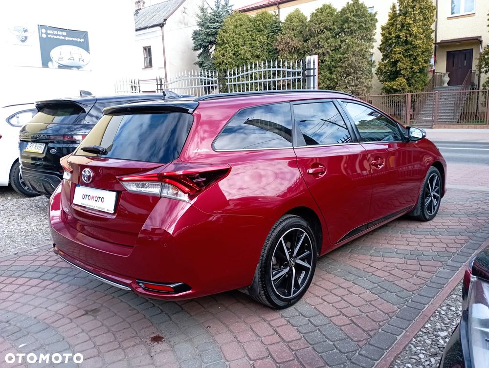 Toyota Auris 1.6 Selection - 4