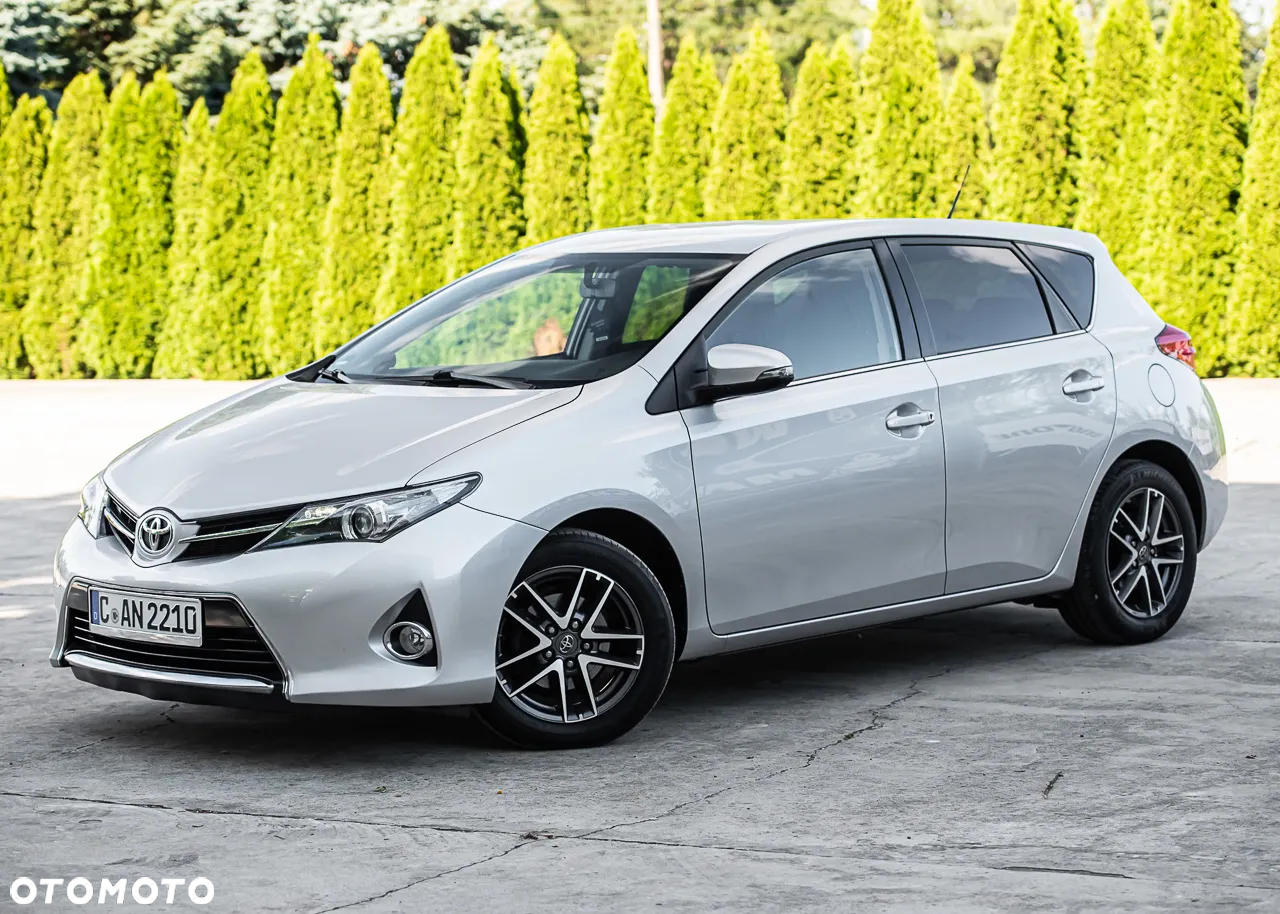 Toyota Auris 1.6 Premium Comfort - 6