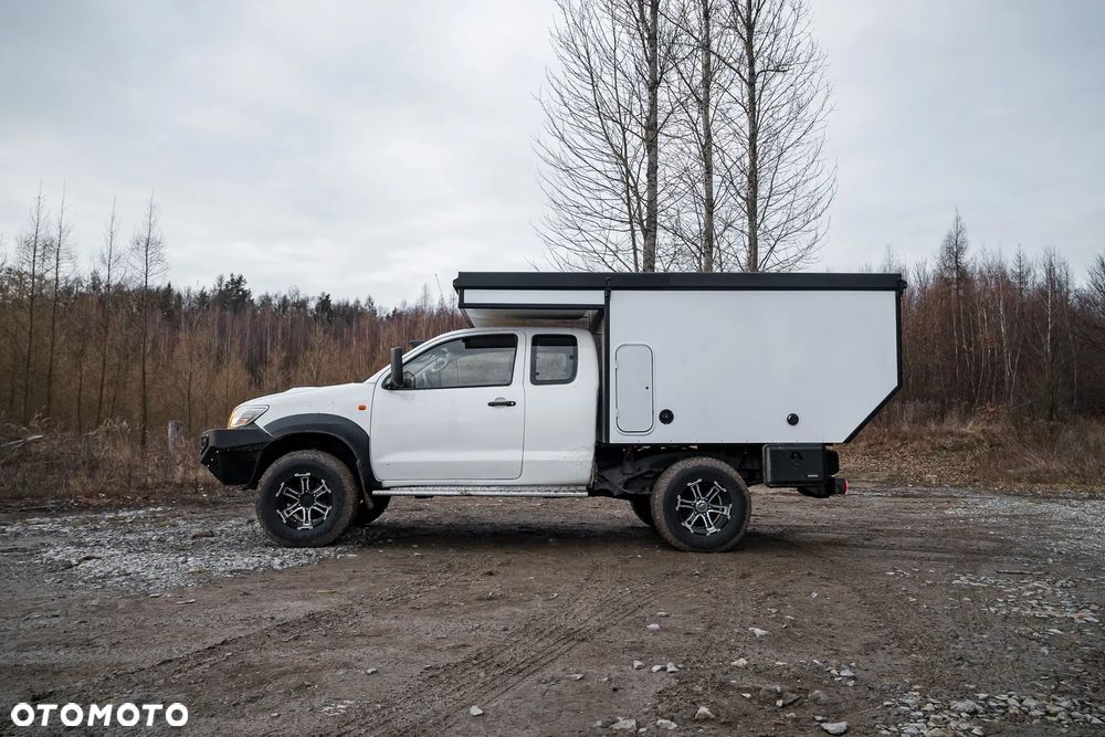 Toyota Hilux 4x4 Extra Cab - 8